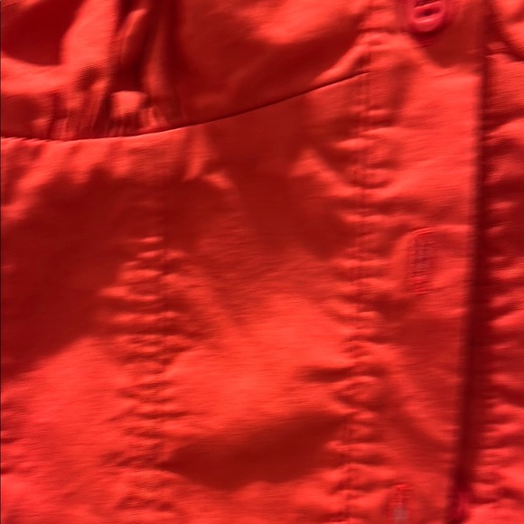 Red Sleeveless Button-Up Top cropped vest - Picture 6 of 13